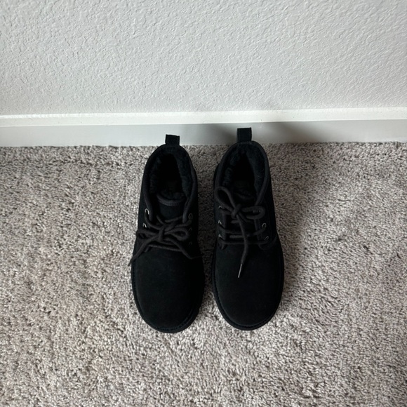 UGGs mini boots - Picture 9 of 11